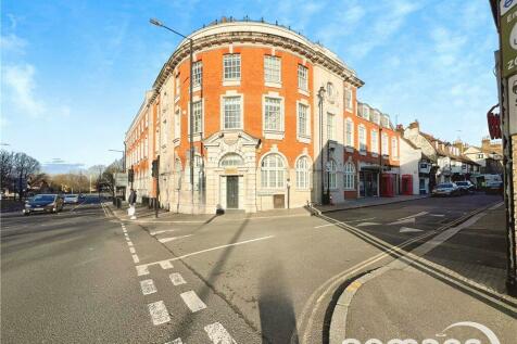 Windsor Street, Uxbridge 1 bed apartment for sale