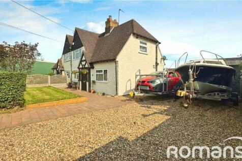 2 bedroom semi-detached house for sale