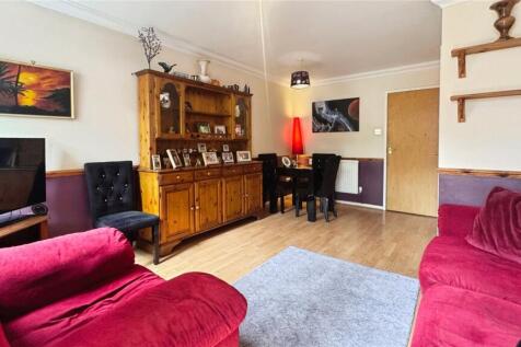 Sefton Way, Uxbridge 2 bed terraced house for sale
