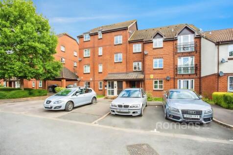 Knowles Close, Yiewsley, West Drayton 2 bed apartment for sale