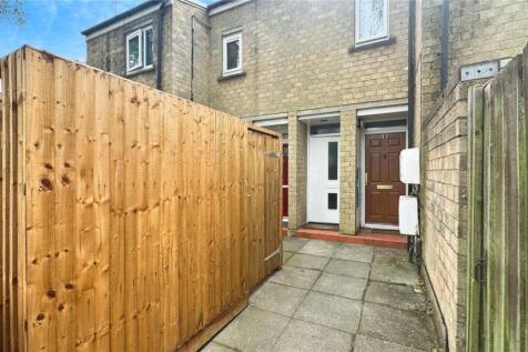 Rockingham Road, Uxbridge 1 bed maisonette for sale