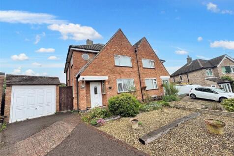 Lynton Road, Melton Mowbray... 3 bed semi