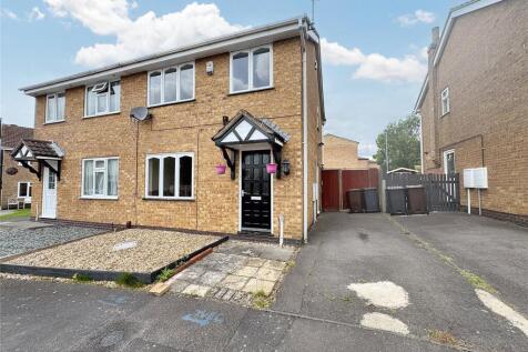 Hawthorn Drive, Melton Mowbray... 3 bed semi