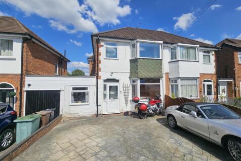 4 bedroom semi-detached house for sale