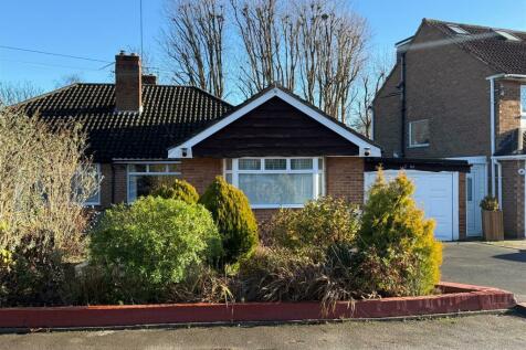 4 bedroom semi-detached bungalow for sale