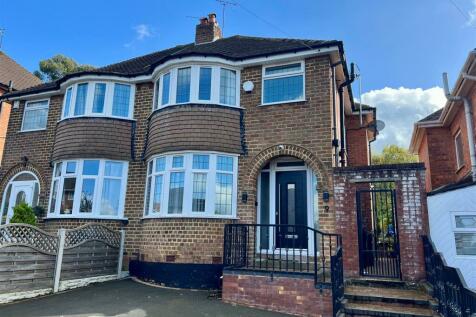 3 bedroom semi-detached house for sale