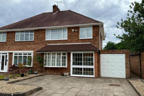 Regan Avenue, Shirley, Solihull 3 bed semi