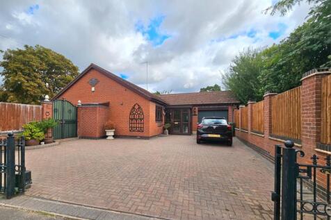 Wagon Lane, Olton, Solihull 3 bed detached bungalow for sale