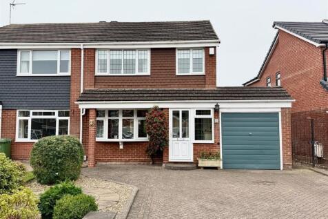 Saxon Wood Road, Cheswick Green... 3 bed semi