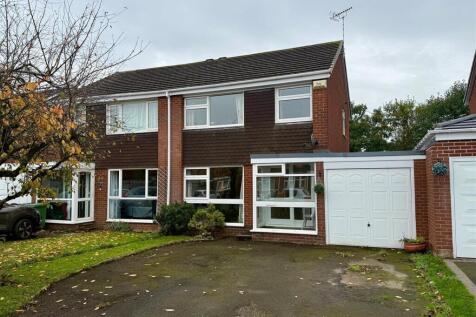 Saxon Wood Road, Cheswick Green... 3 bed semi