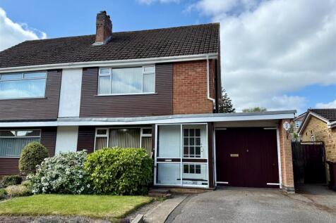 3 bedroom semi-detached house for sale
