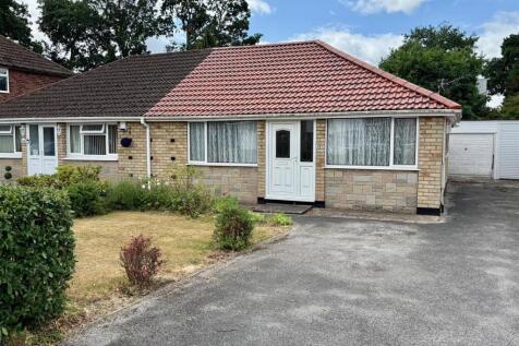 2 bedroom semi-detached bungalow for sale