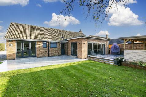 Sandwalk, Market Weighton, York, YO43... 4 bed detached bungalow for sale