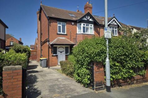 5 bedroom semi-detached house for sale