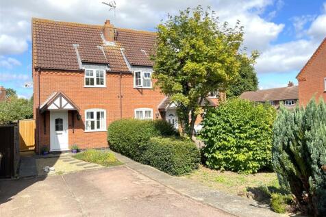 2 bedroom semi-detached house for sale