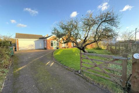 3 bedroom detached bungalow for sale