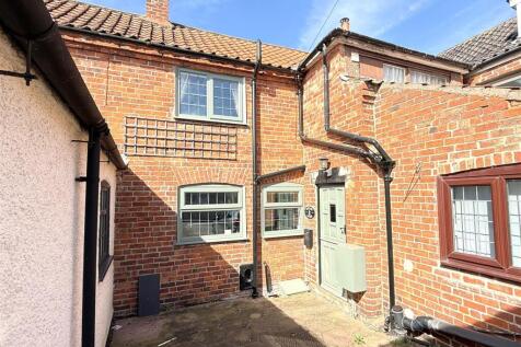 2 bedroom semi-detached house for sale