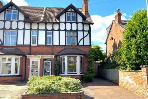 4 bedroom semi-detached house for sale