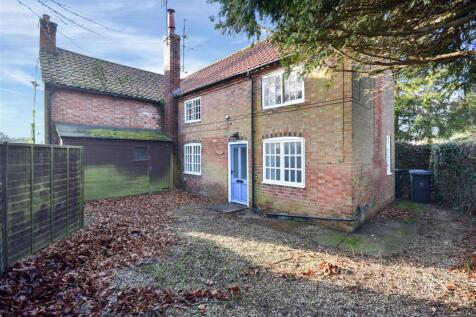 Town Street, Hawksworth 2 bed house for sale