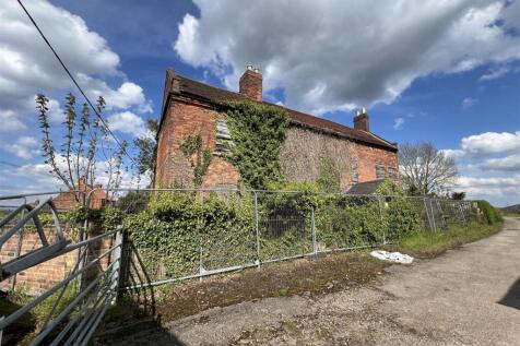 Kneeton Farm house for sale
