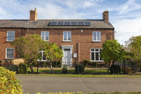 Lilley Street, Long Bennington, Newark 4 bed semi
