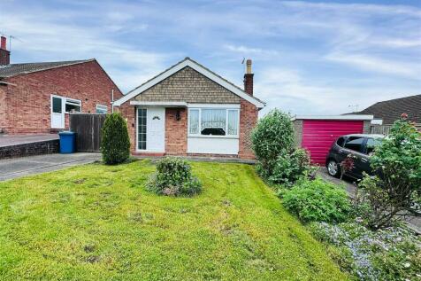 2 bedroom detached bungalow for sale