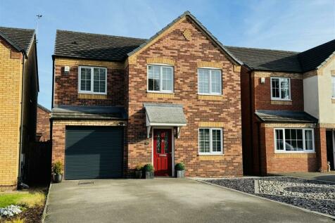 4 bedroom detached house for sale