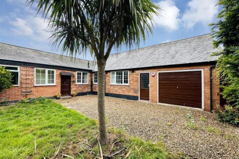 Shelford Road, Radcliffe on Trent... 4 bed detached bungalow for sale