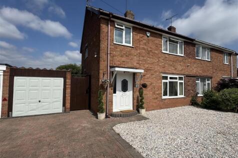 3 bedroom semi-detached house for sale