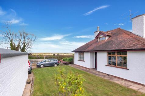Evesham Road, Wick, Pershore 3 bed detached bungalow for sale
