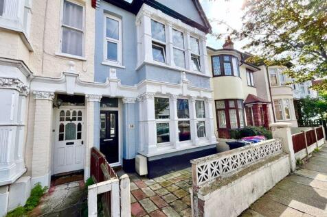 Westcliff Park Drive, Westcliff On Sea 4 bed terraced house for sale