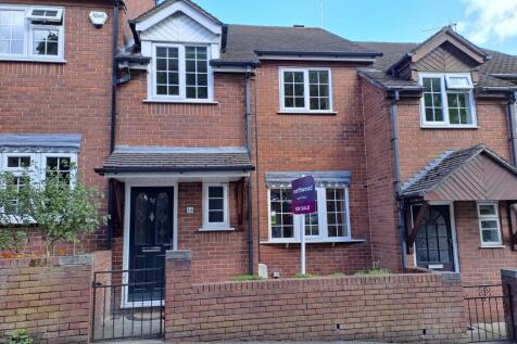 3 bedroom mews property for sale