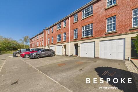 3 bedroom town house for sale