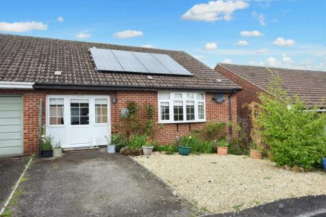 3 bedroom semi-detached bungalow for sale