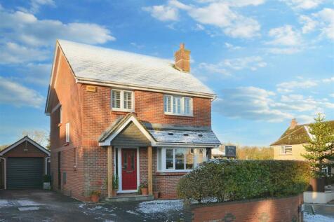 4 bedroom detached house for sale