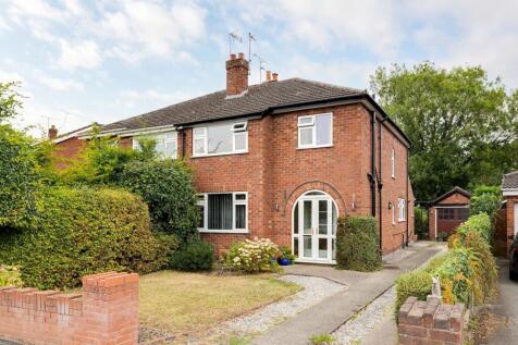 3 bedroom semi-detached house for sale