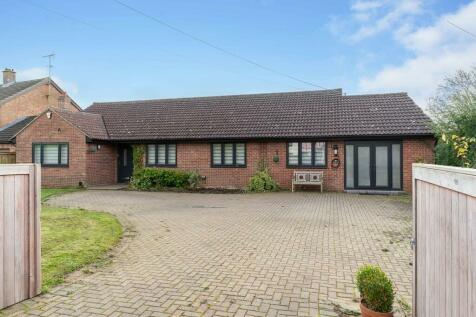 4 bedroom detached bungalow for sale