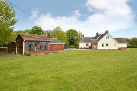 Braintree CM7 4 bed chalet for sale