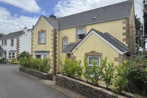 CHULMLEIGH 4 bed house for sale