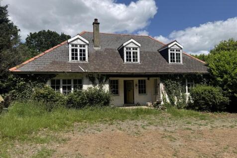 NR WINKLEIGH 4 bed detached house for sale