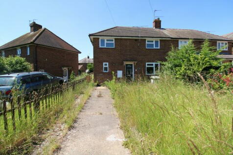 Hitchin Road, Arlesey, SG15 3 bed semi