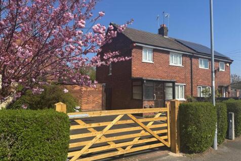 3 bedroom semi-detached house for sale
