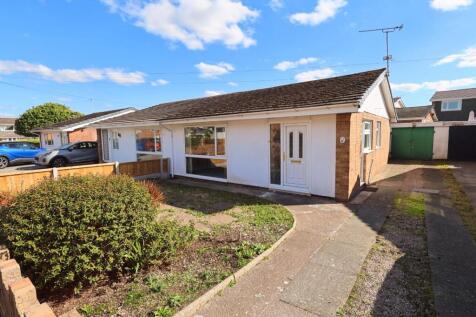 2 bedroom semi-detached bungalow for sale