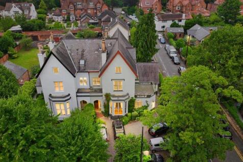 6 bedroom semi-detached house for sale
