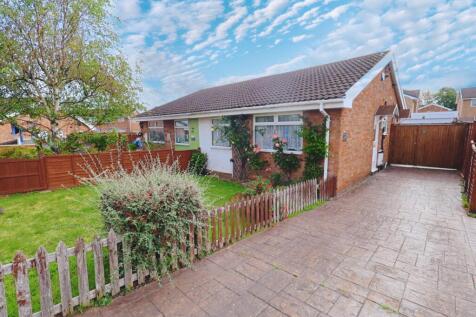 2 bedroom semi-detached house for sale