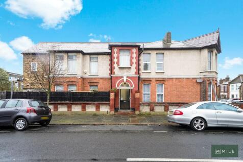 2 bedroom ground floor flat for sale