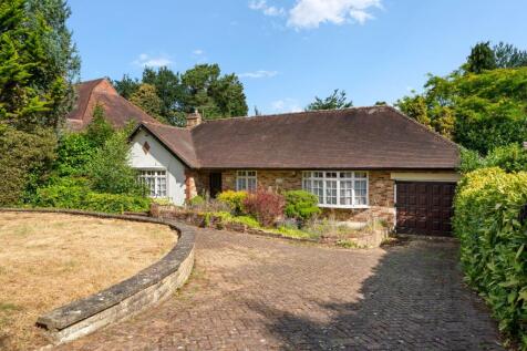 Beech Close, Cobham, KT11 3 bed detached bungalow for sale