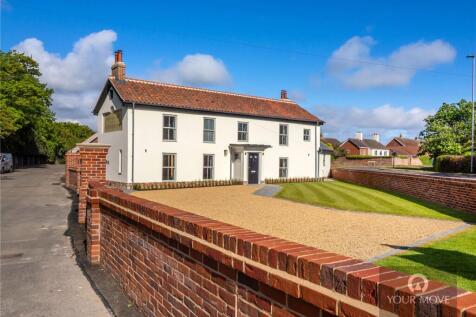 Yarmouth Road, Great Yarmouth NR29 4 bed detached house for sale
