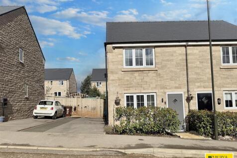 2 bedroom semi-detached house for sale