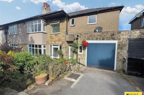 Macclesfield Old Road, Buxton 4 bed semi